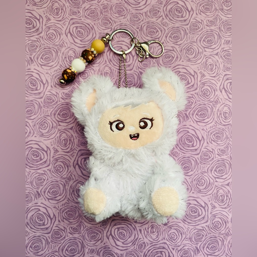 Adorable Plush White Sparkling Creature Fuzzy Keychain Bag Clip